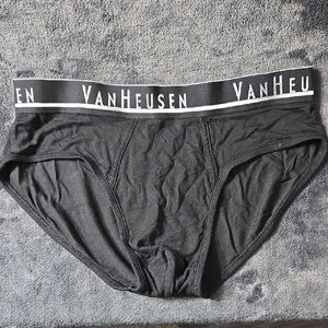 Van Heusen Black Briefs with Contoured Front Pouch